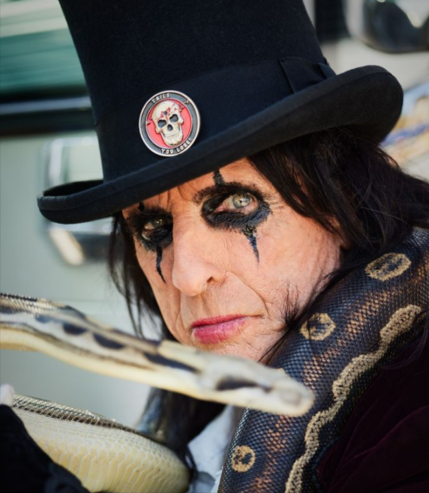 How Old is Alice Cooper