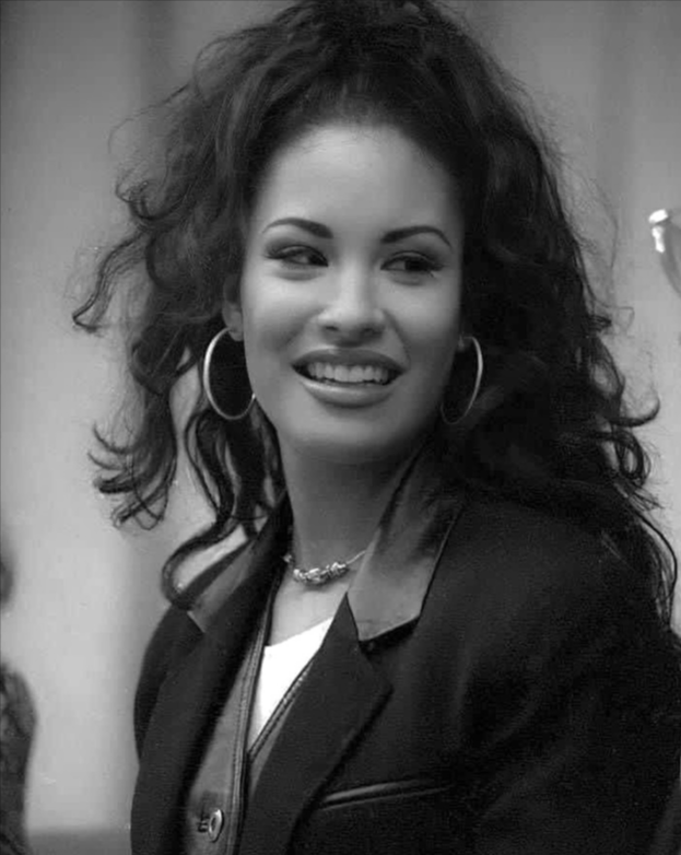 How Old is Selena Quintanilla